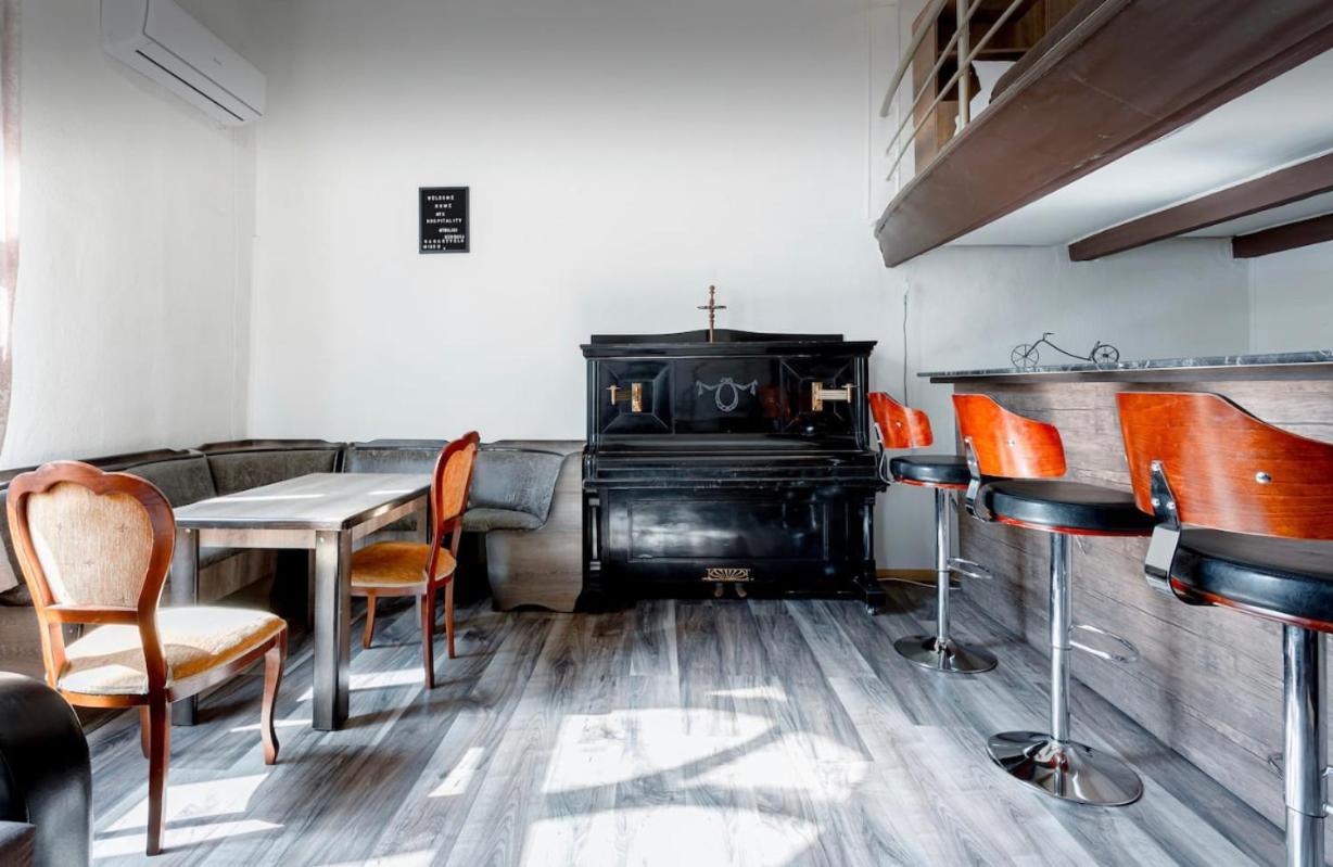Central Location King Size Bed Tbilisi Esterno foto