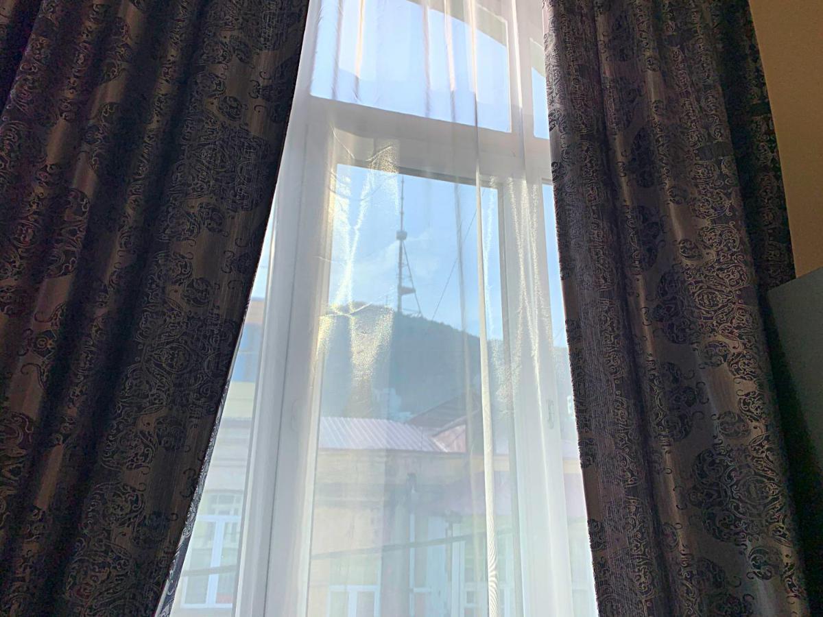 Central Location King Size Bed Tbilisi Esterno foto